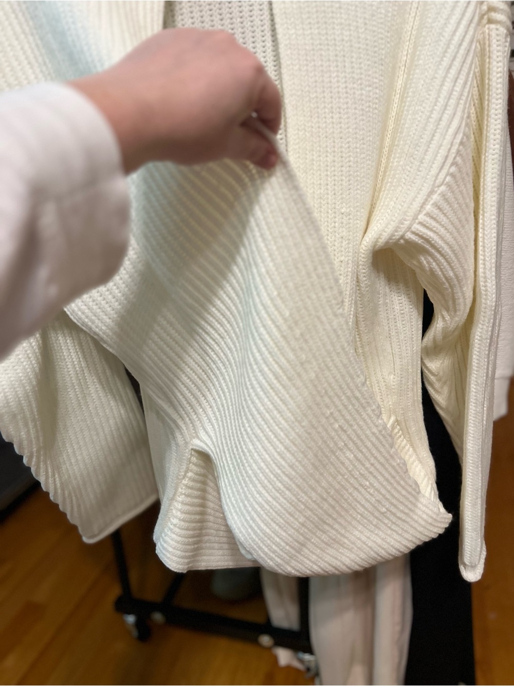 Cream Ribbed Crewneck Sweater - L - Picture 4 of 6